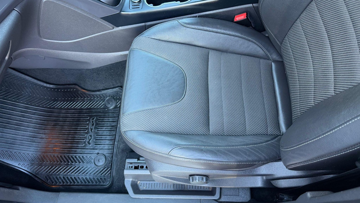 Used Ford Kuga 2016 for sale - 76647479: Photo 27