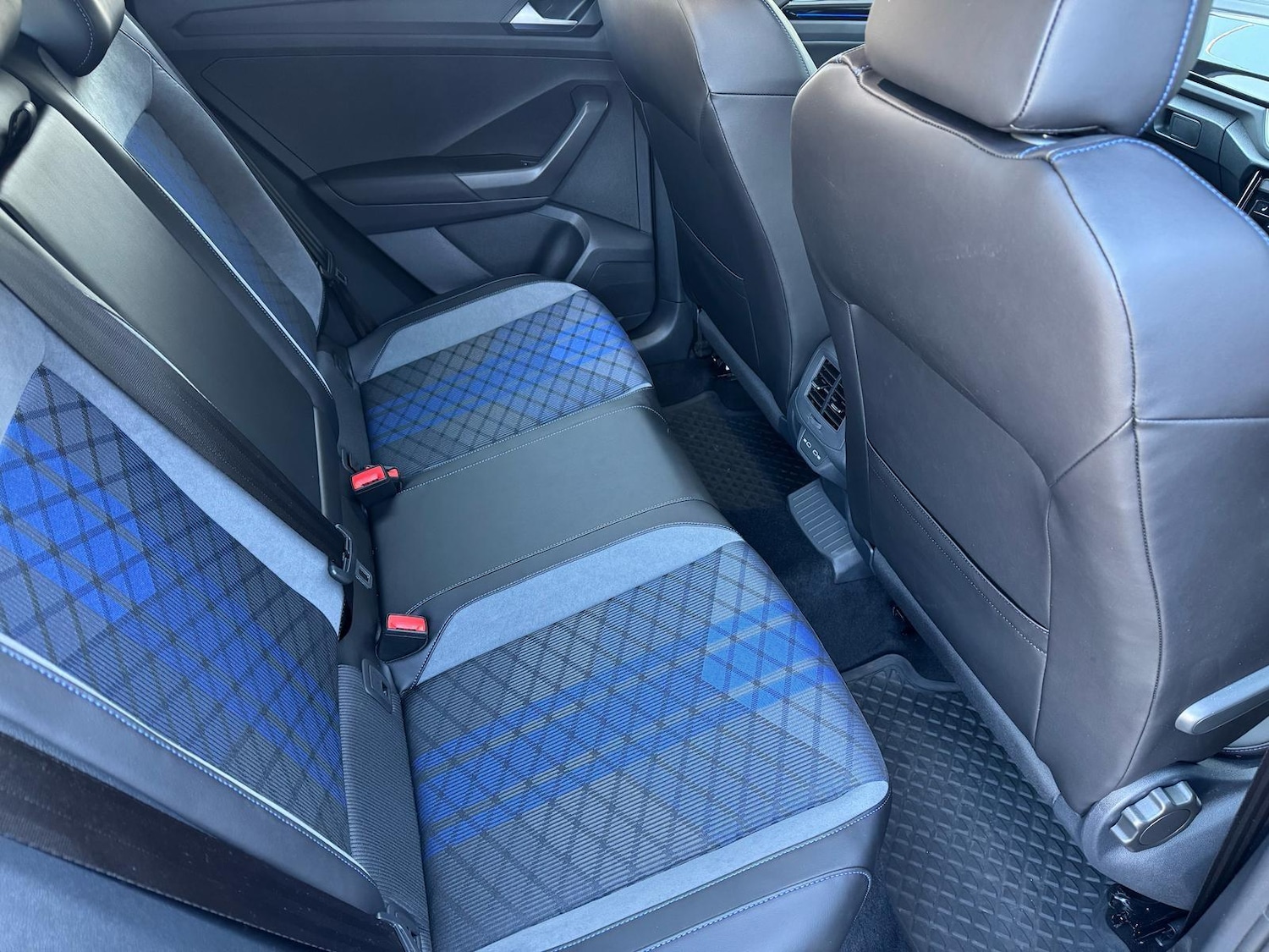 Used Volkswagen T-Roc 2024 for sale - 76990001: Photo 10