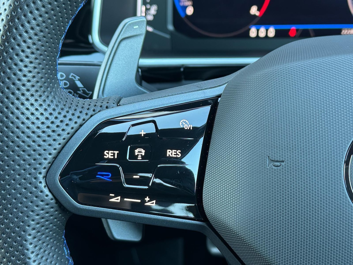 Used Volkswagen T-Roc 2024 for sale - 76990001: Photo 14