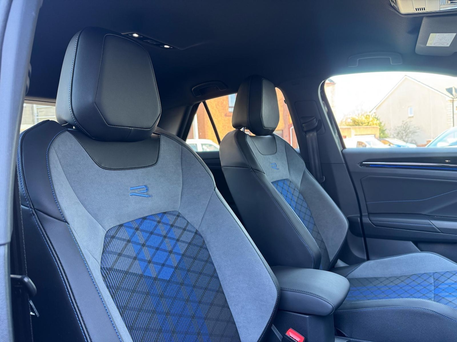 Used Volkswagen T-Roc 2024 for sale - 76990001: Photo 8