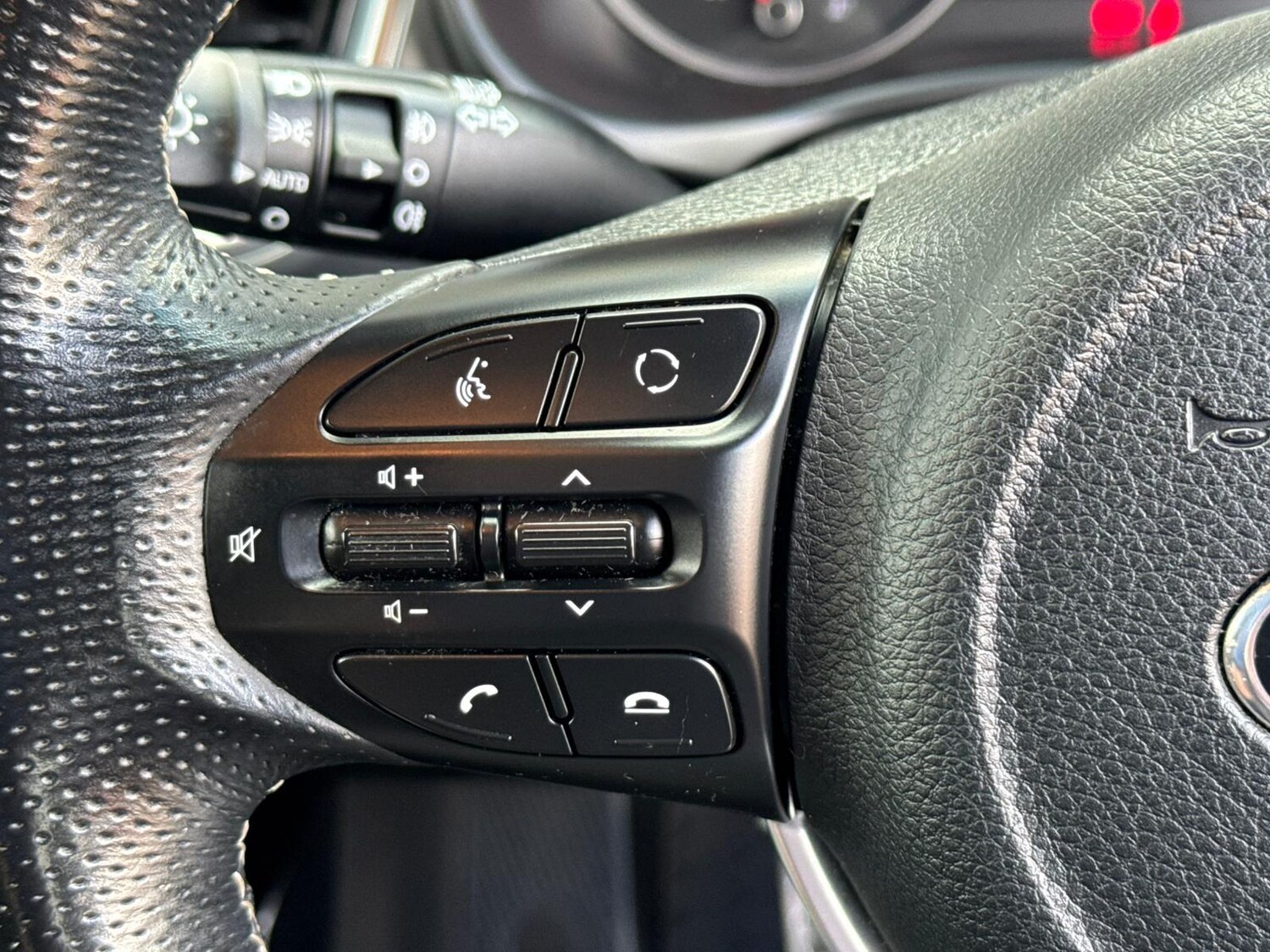 Used Kia Stonic 2017 for sale - 76647622: Photo 12