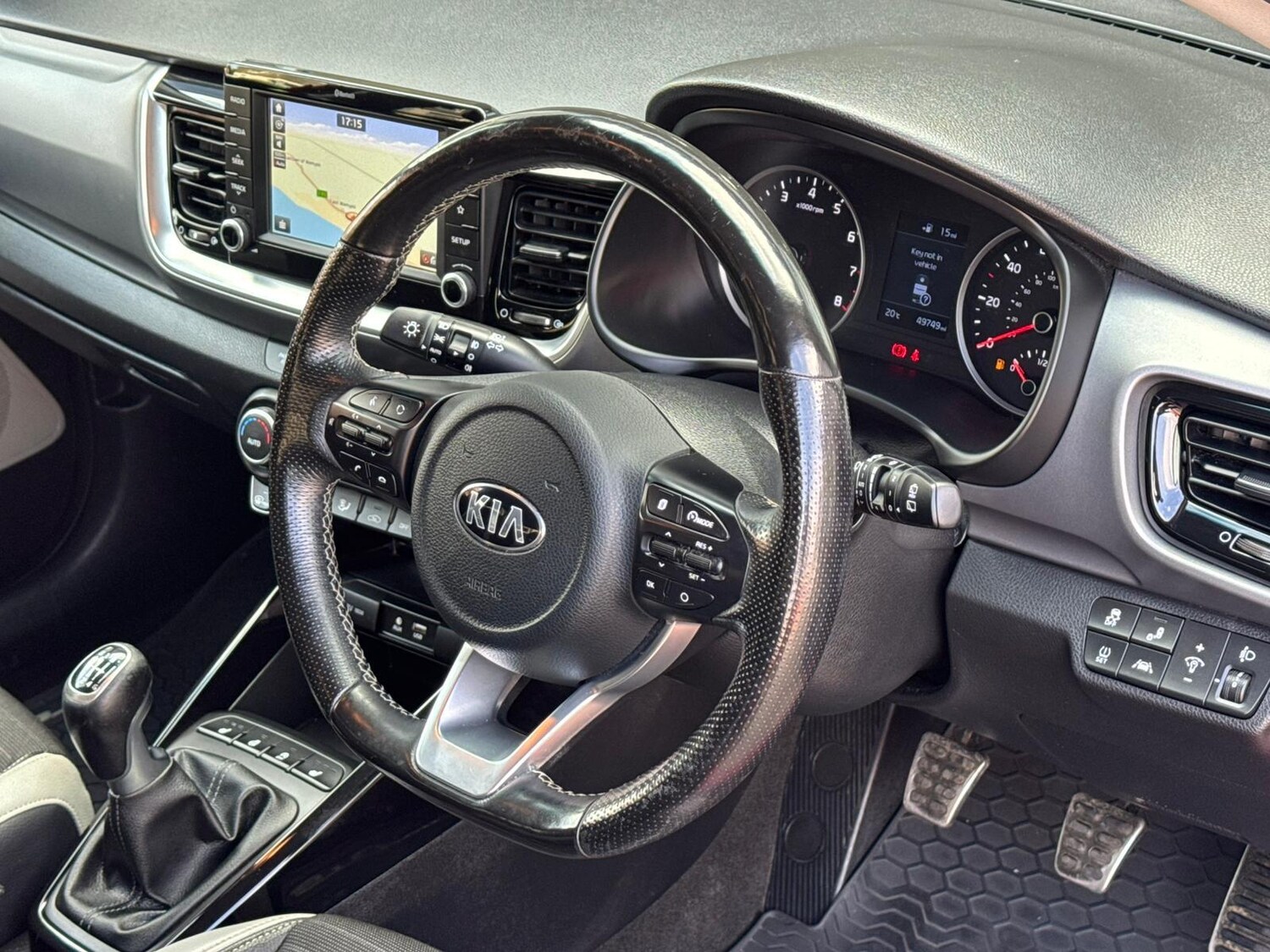 Used Kia Stonic 2017 for sale - 76647622: Photo 28