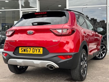 Used Kia Stonic 2017 for sale - 76647622: Photo