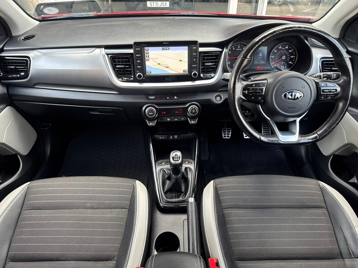 Used Kia Stonic 2017 for sale - 76647622: Photo 7