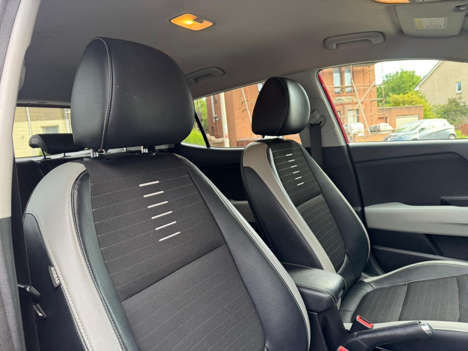 Used Kia Stonic 2017 for sale - 76647622: Photo 9