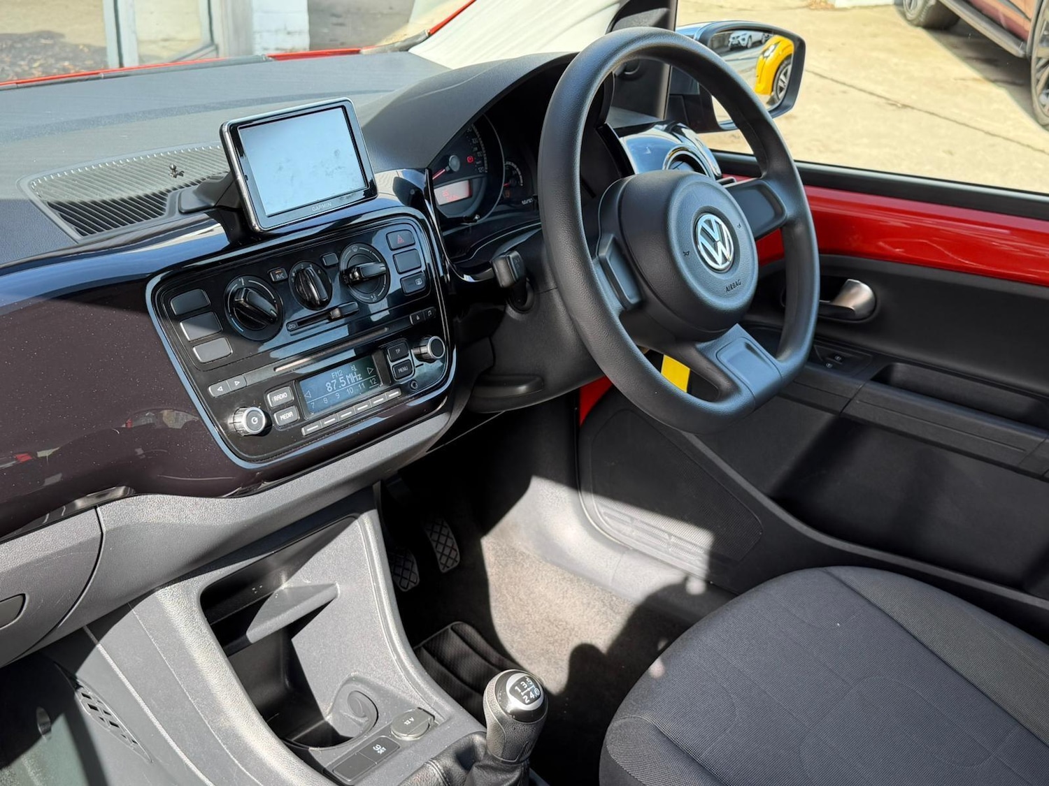 Used Volkswagen up! 2016 for sale - 77939717: Photo 5