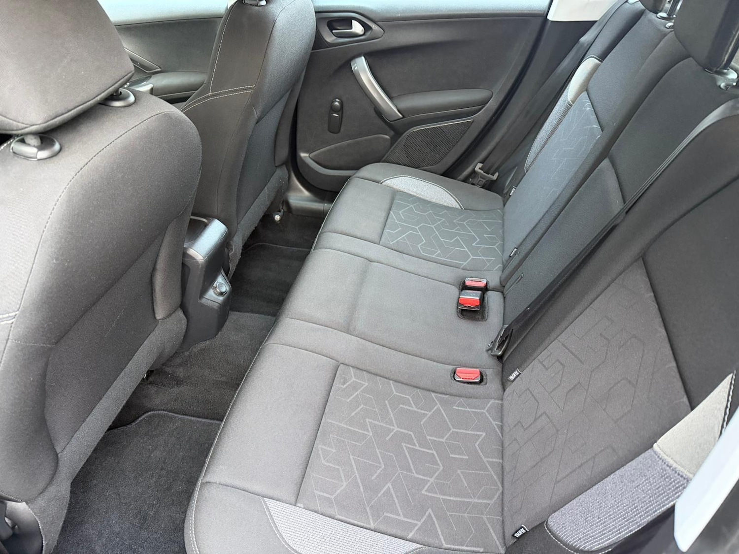 Used Peugeot 2008 2016 for sale - 76936504: Photo 11