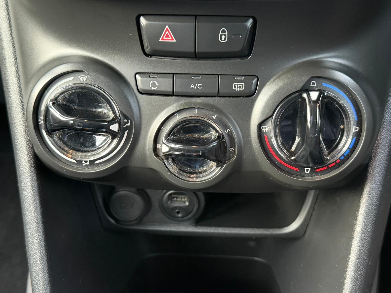 Used Peugeot 2008 2016 for sale - 76936504: Photo 13