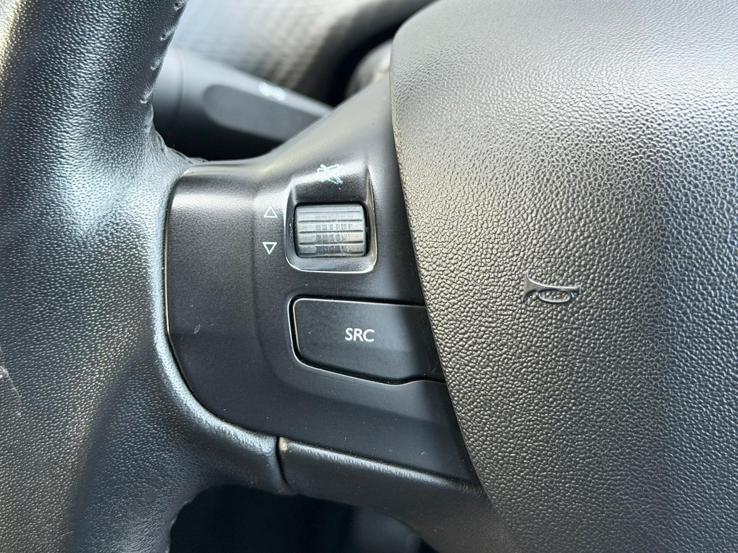 Used Peugeot 2008 2016 for sale - 76936504: Photo 14