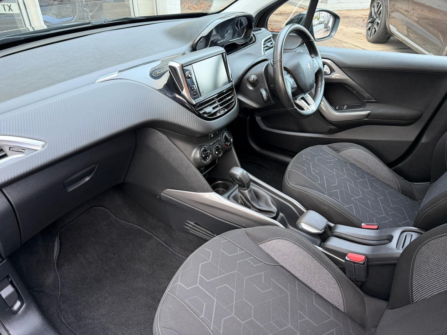 Used Peugeot 2008 2016 for sale - 76936504: Photo 7