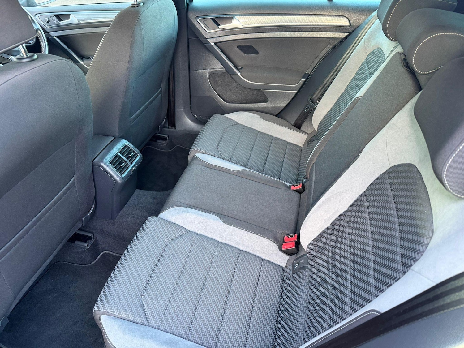 Used Volkswagen Golf 2019 for sale - 77358452: Photo 10