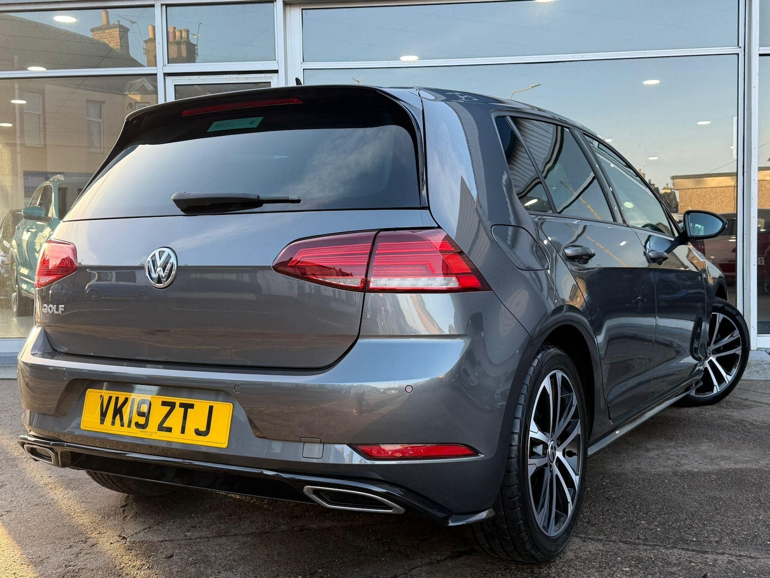 Used Volkswagen Golf 2019 for sale - 77358452: Photo 3