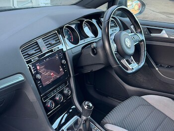 Used Volkswagen Golf 2019 for sale - 77358452: Photo