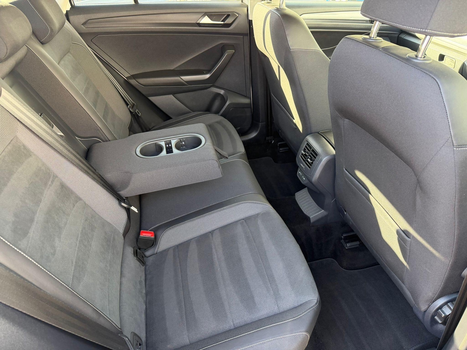 Used Volkswagen T-Roc 2023 for sale - 76645000: Photo 10