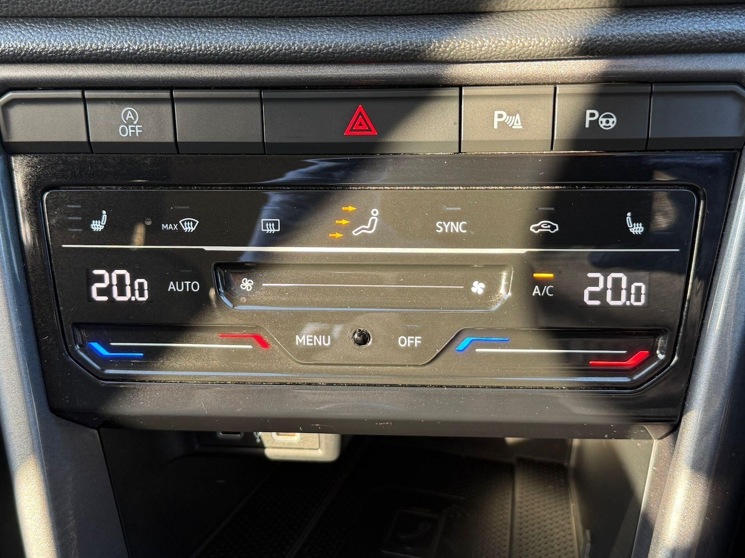 Used Volkswagen T-Roc 2023 for sale - 76645000: Photo 11