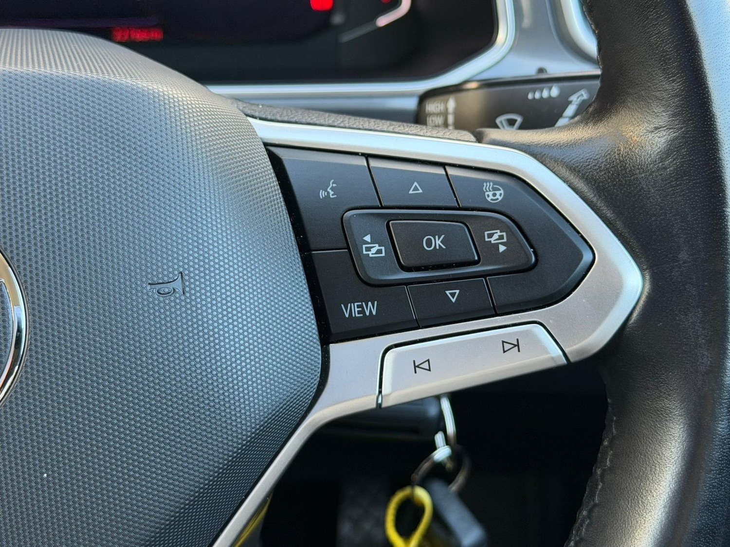 Used Volkswagen T-Roc 2023 for sale - 76645000: Photo 12