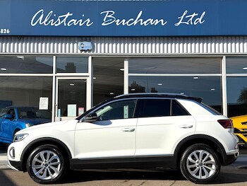 Used Volkswagen T-Roc 2023 for sale - 76645000: Photo