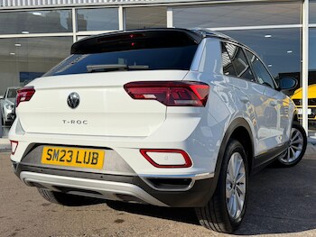 Used Volkswagen T-Roc 2023 for sale - 76645000: Photo