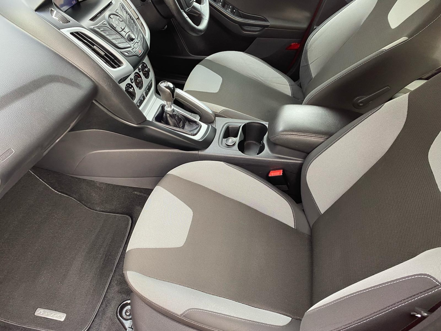 Used Ford Focus 2012 for sale - 76647596: Photo 12