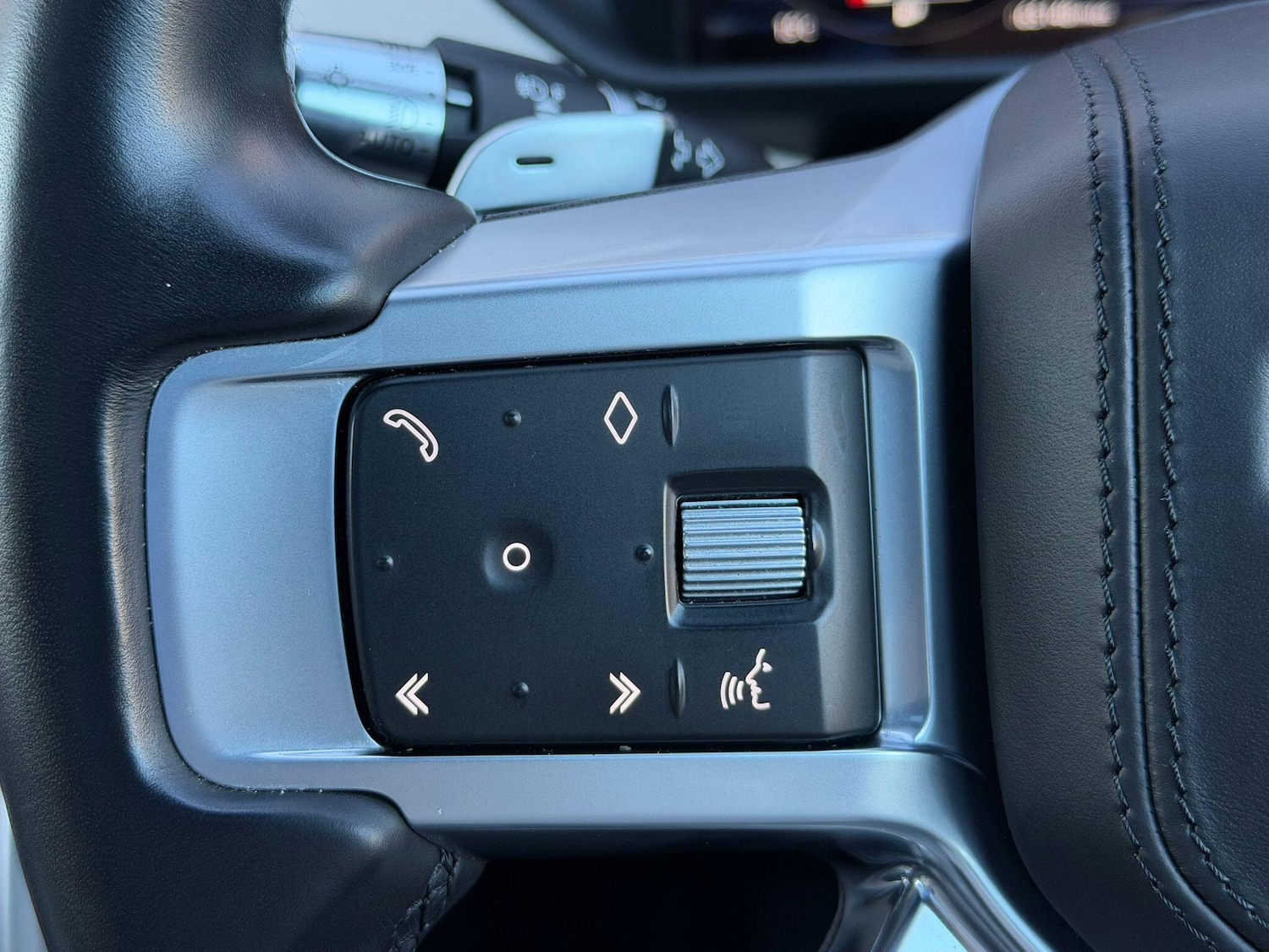 Used Land Rover Discovery 2021 for sale - 76647626: Photo 17