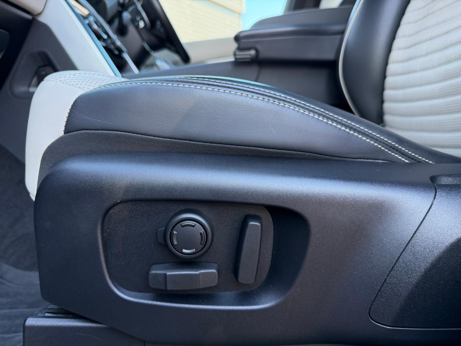 Used Land Rover Discovery 2021 for sale - 76647626: Photo 23