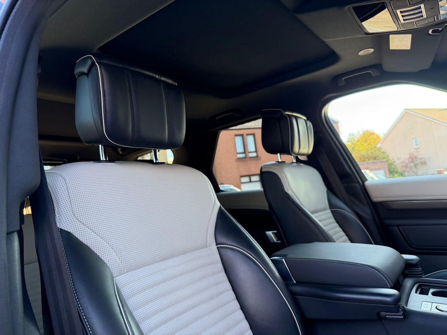 Used Land Rover Discovery 2021 for sale - 76647626: Photo 7