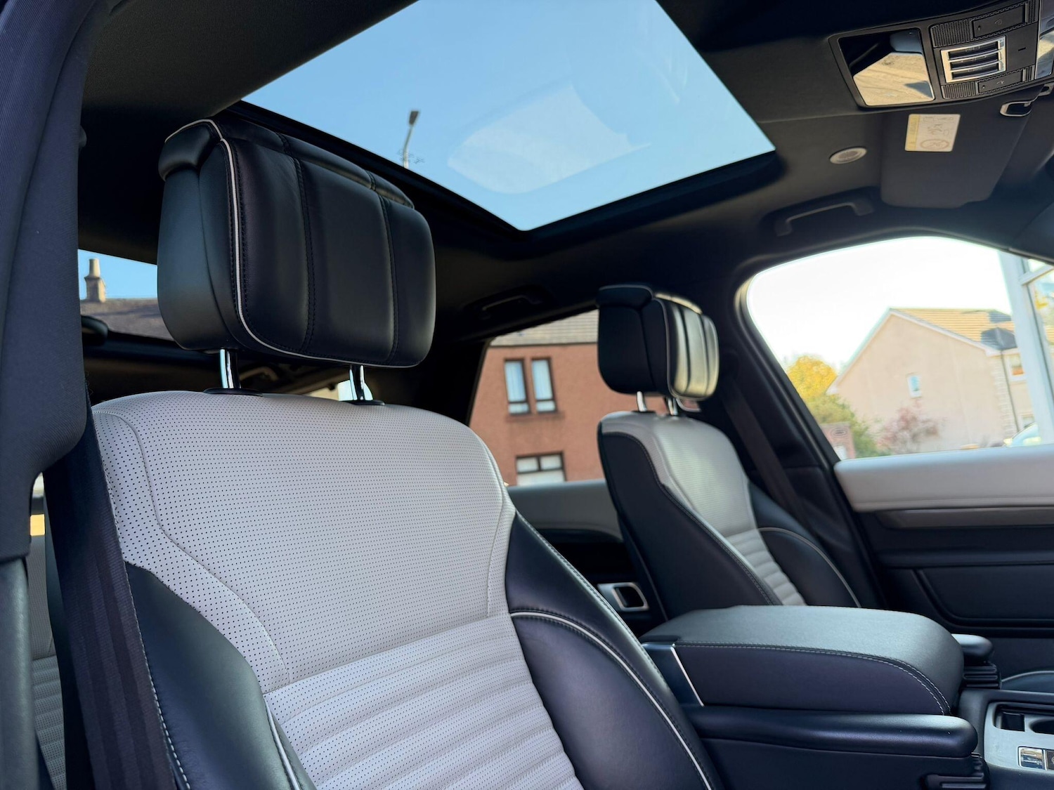 Used Land Rover Discovery 2021 for sale - 76647626: Photo 9