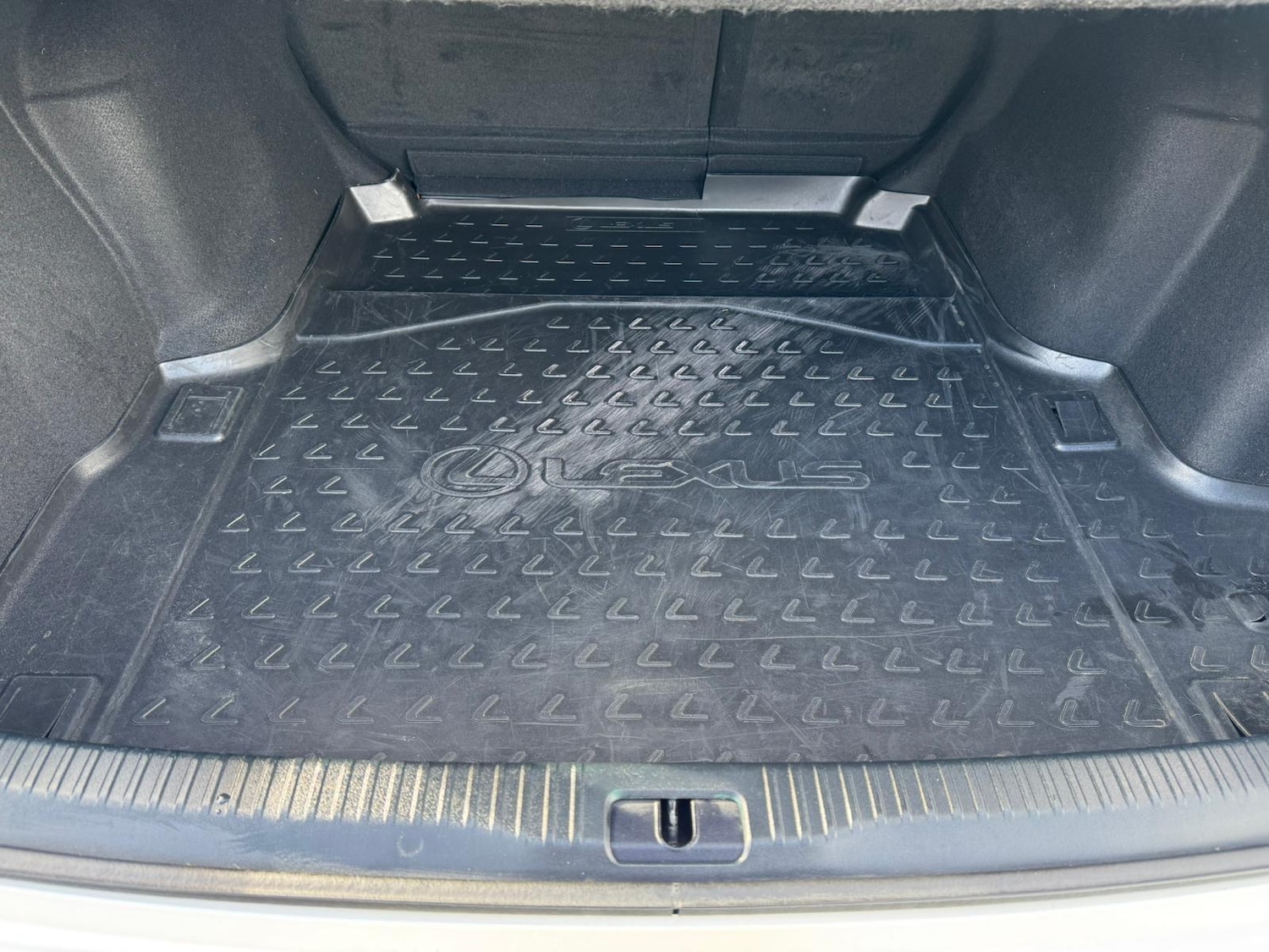 Used Lexus IS 2016 for sale - 76992571: Photo 35