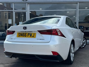 Used Lexus IS 2016 for sale - 76992571: Photo