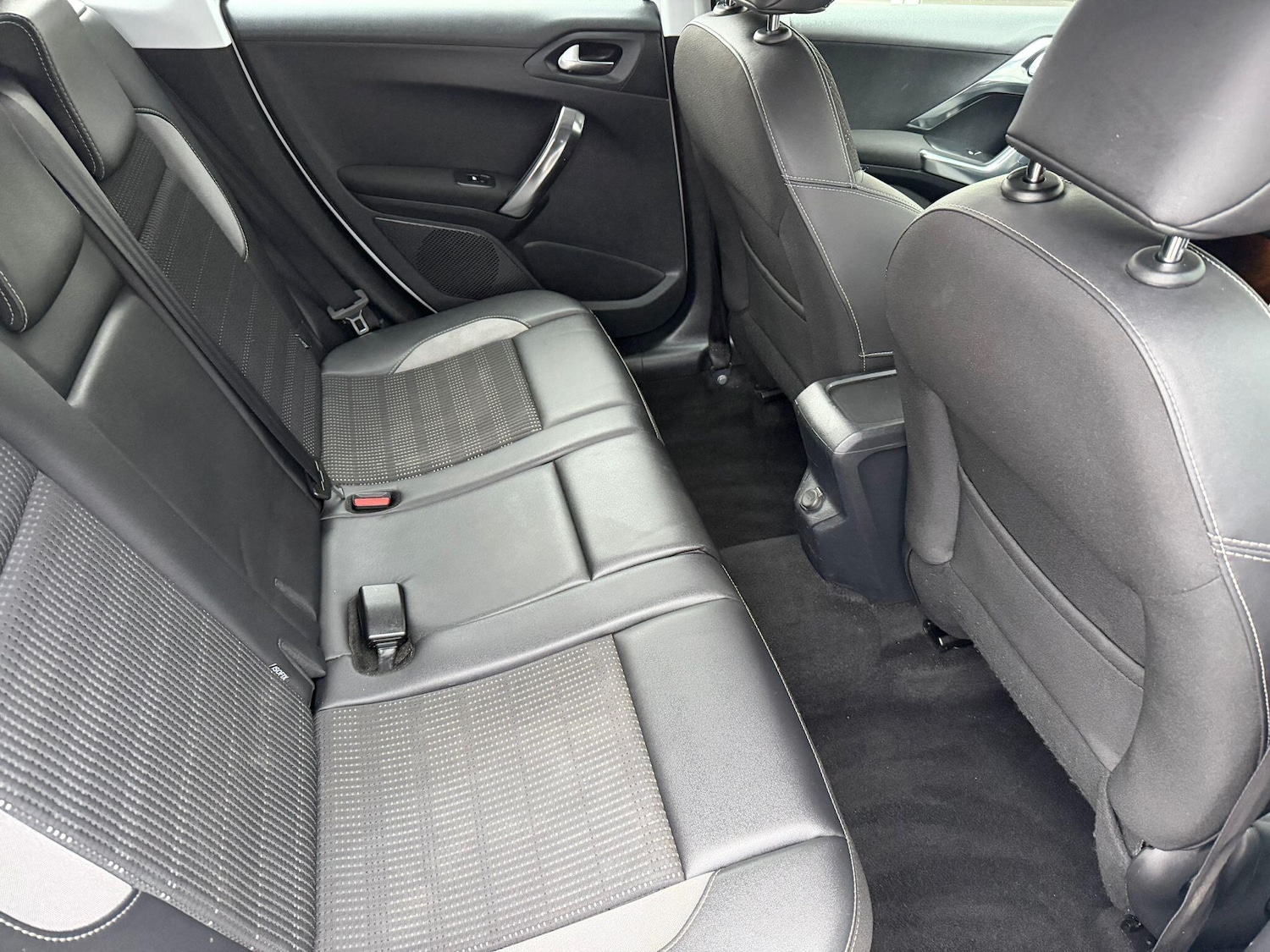 Used Peugeot 2008 2015 for sale - 77625007: Photo 11