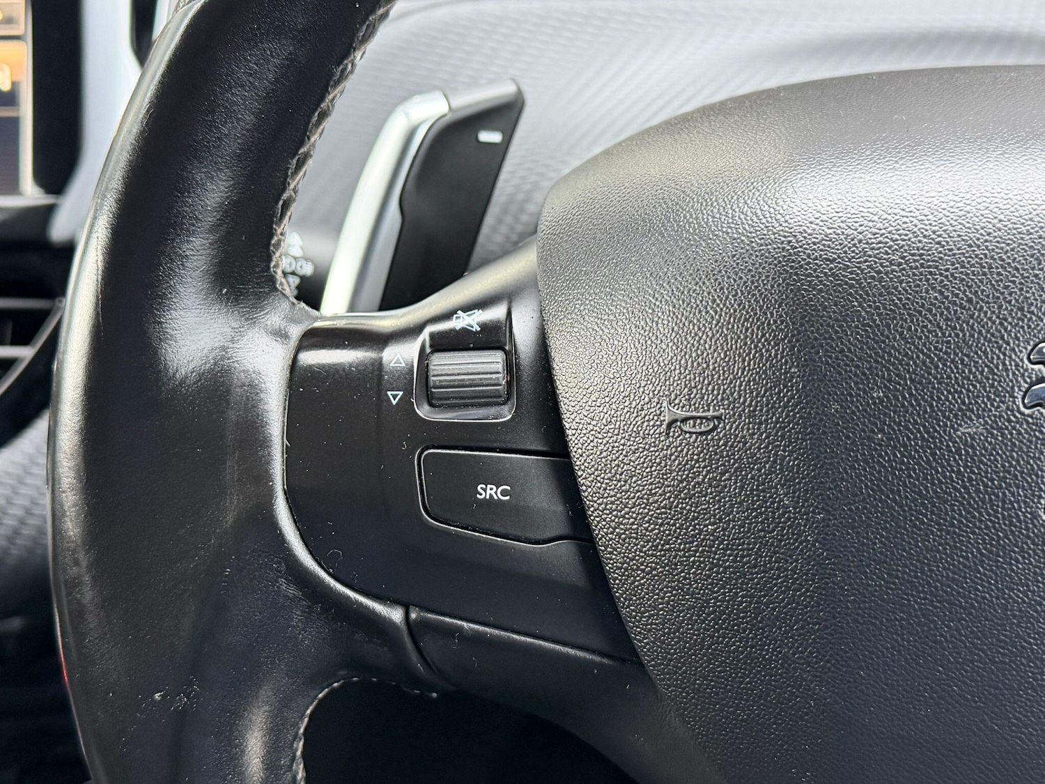 Used Peugeot 2008 2015 for sale - 77625007: Photo 12