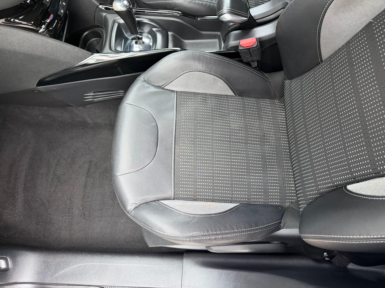 Used Peugeot 2008 2015 for sale - 77625007: Photo 26