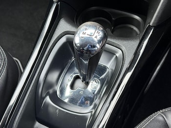 Used Peugeot 2008 2015 for sale - 77625007: Photo