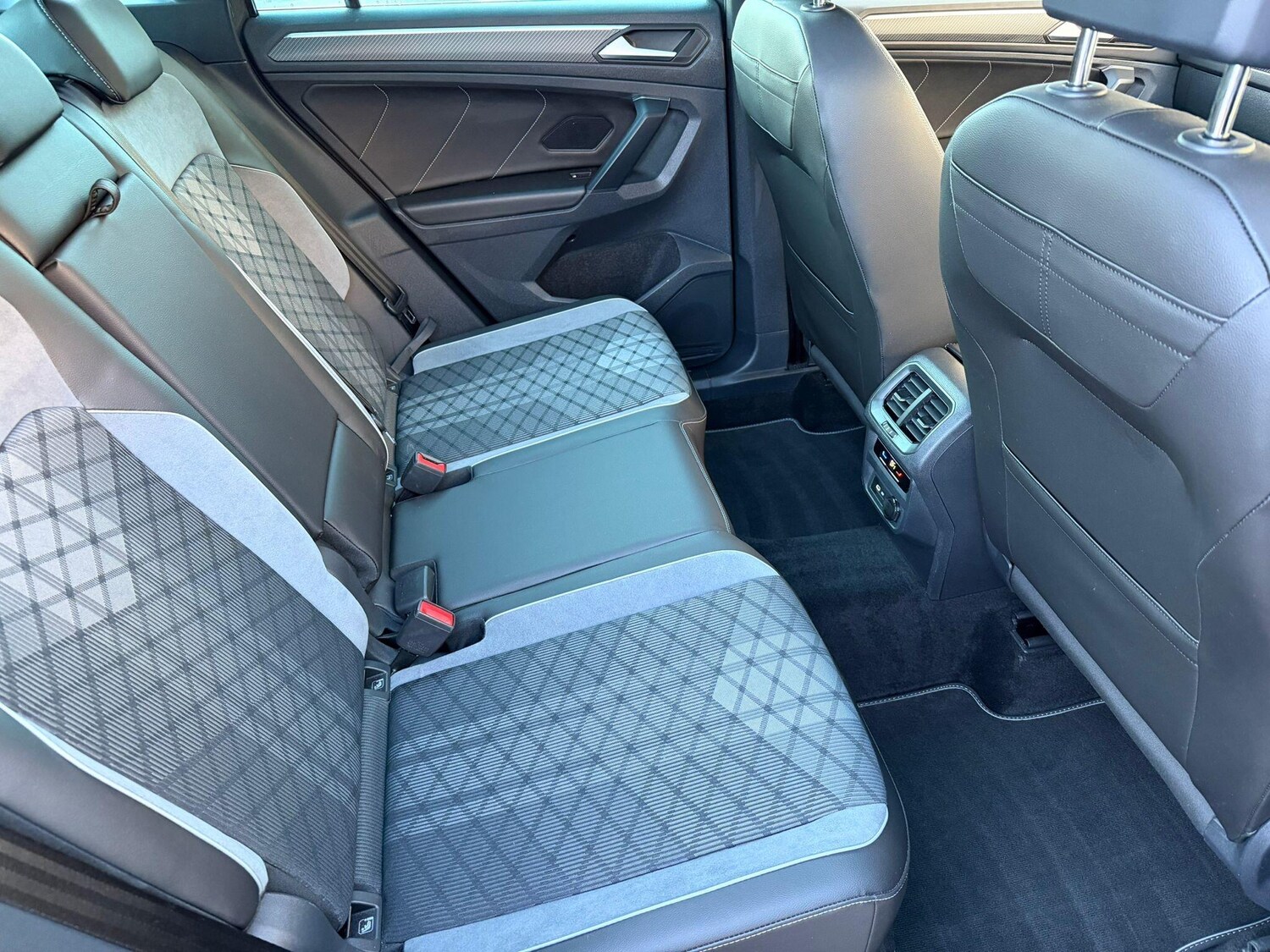 Used Volkswagen Tiguan for sale - 77823832: Photo 9