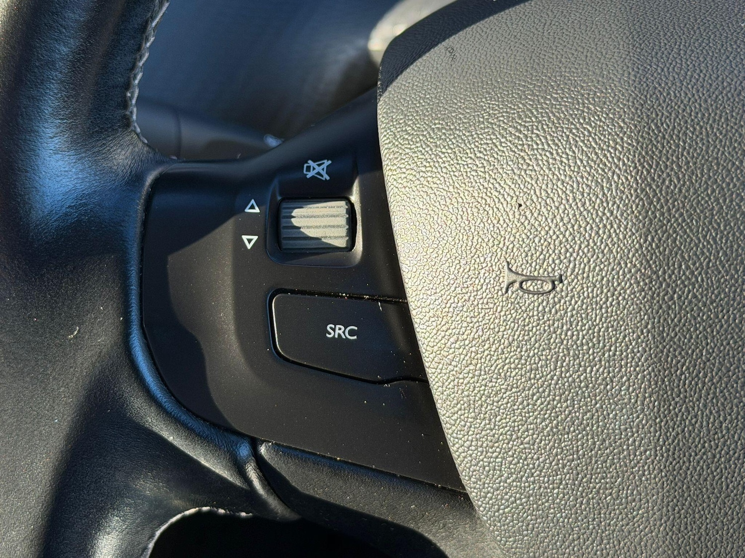 Used Peugeot 208 2017 for sale - 77268160: Photo 13