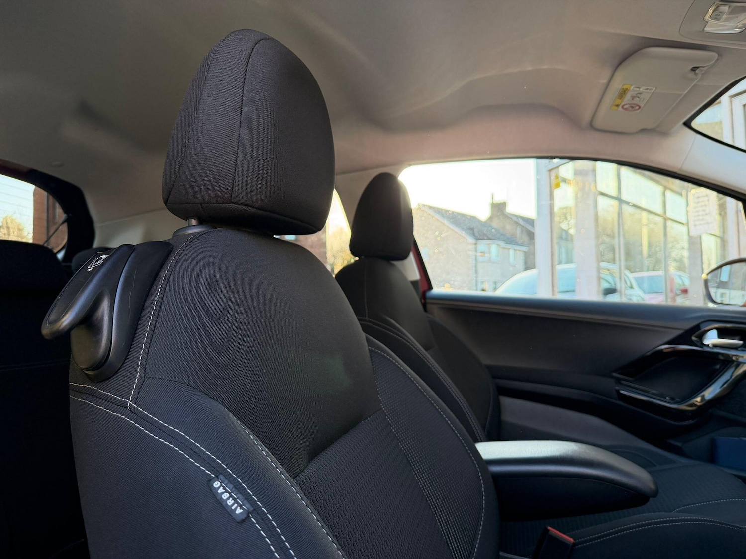 Used Peugeot 208 2017 for sale - 77268160: Photo 9