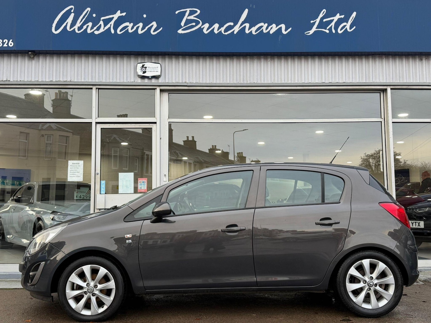 Used Vauxhall Corsa 2014 for sale - 77175259: Photo 2