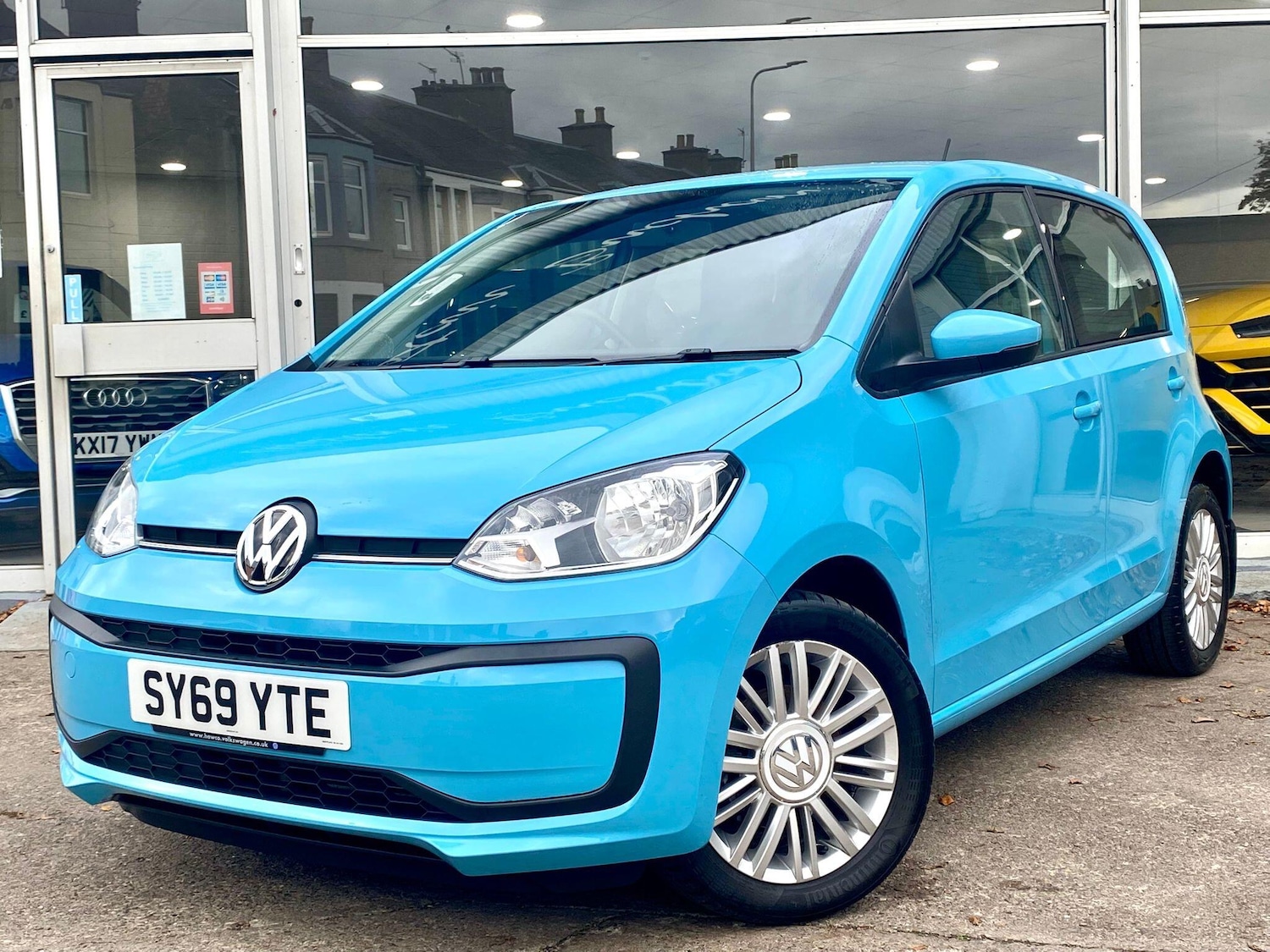 Used Volkswagen up! 2019 for sale - 76647459: Photo 1