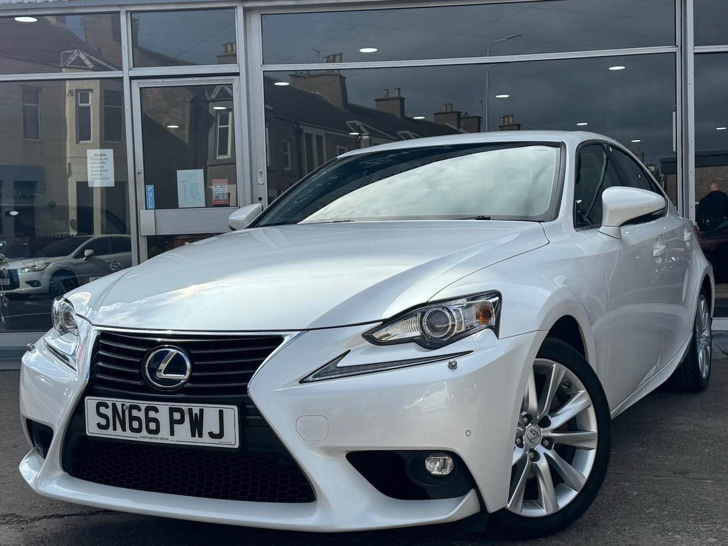 Used Lexus IS 2016 for sale - 76647581: Photo 1
