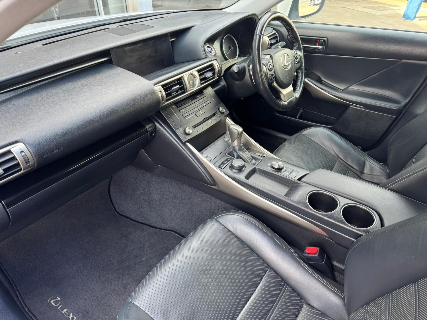 Used Lexus IS 2016 for sale - 76647581: Photo 4