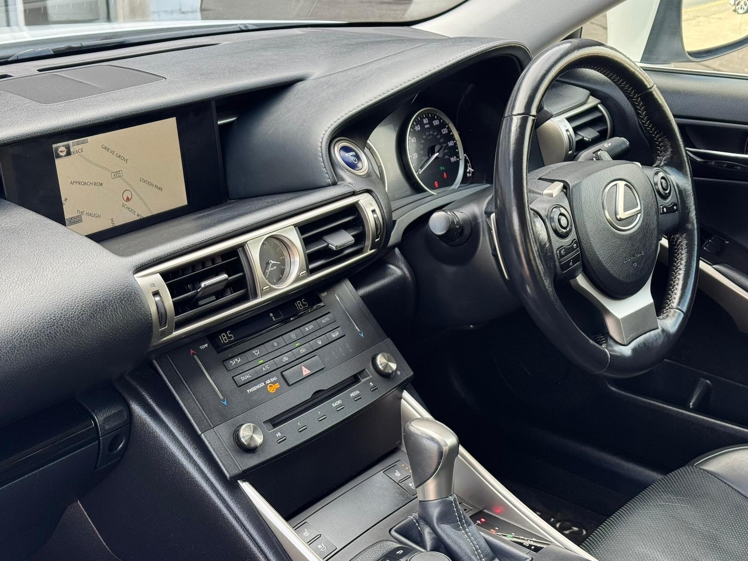 Used Lexus IS 2016 for sale - 76647581: Photo 6