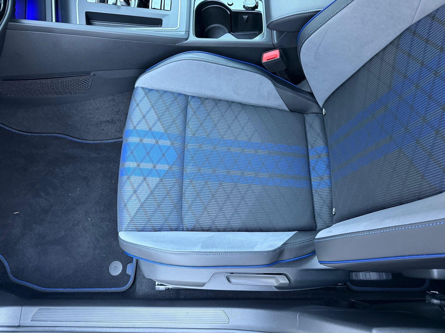 Used Volkswagen Golf 2022 for sale - 76735384: Photo 24