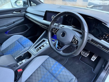 Used Volkswagen Golf 2022 for sale - 76735384: Photo