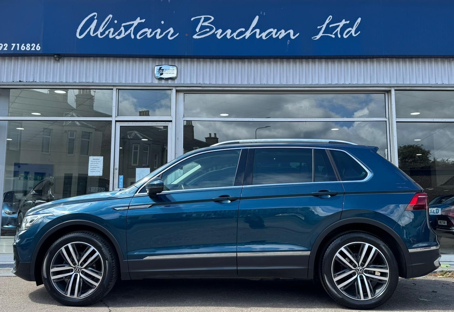 Used Volkswagen Tiguan 2021 for sale - 76991330: Photo 2