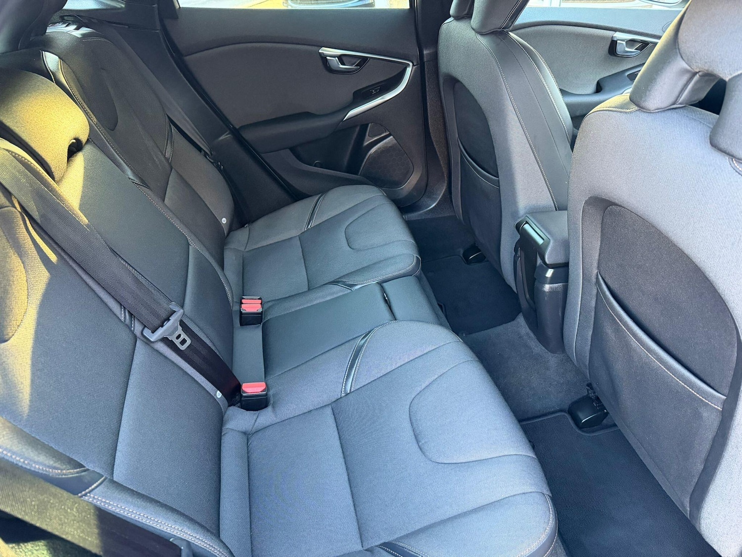 Used Volvo V40 2017 for sale - 76644604: Photo 10