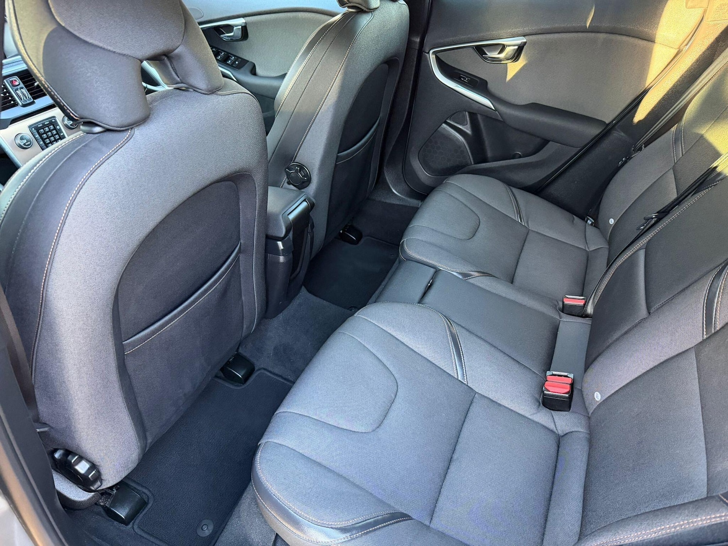 Used Volvo V40 2017 for sale - 76644604: Photo 11