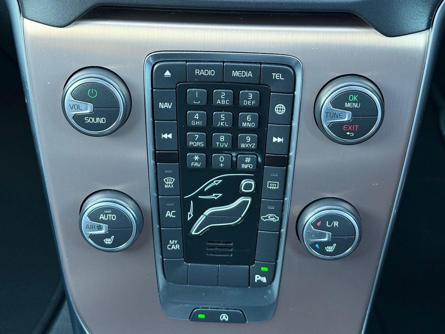 Used Volvo V40 2017 for sale - 76644604: Photo 13