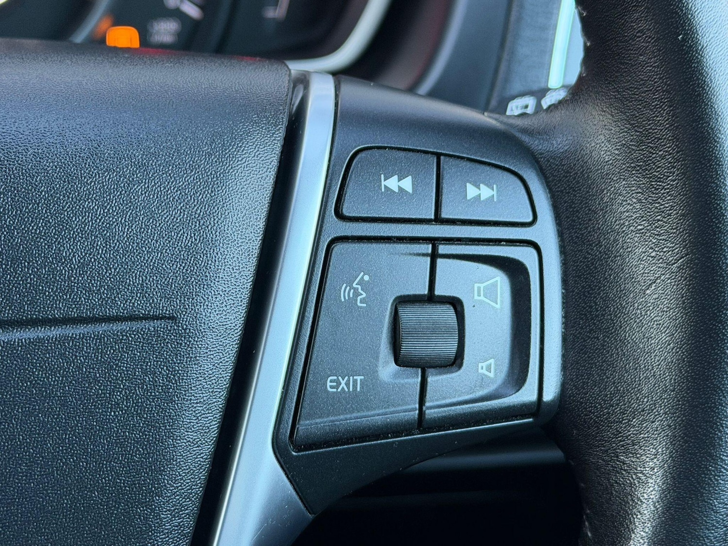 Used Volvo V40 2017 for sale - 76644604: Photo 14