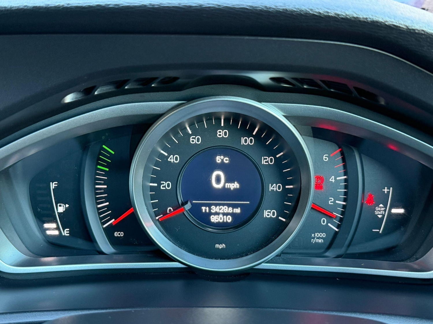 Used Volvo V40 2017 for sale - 76644604: Photo 27