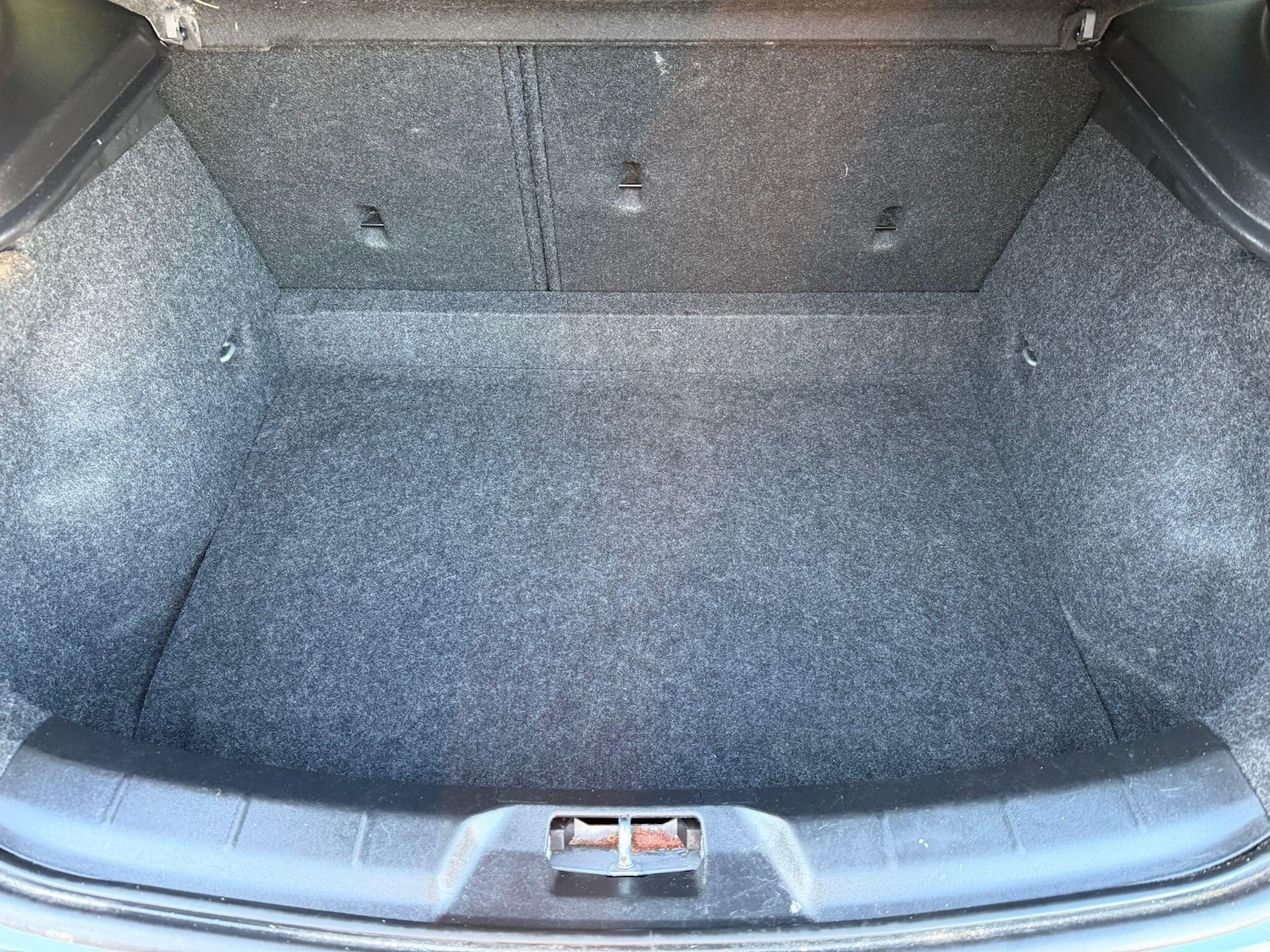 Used Volvo V40 2017 for sale - 76644604: Photo 28